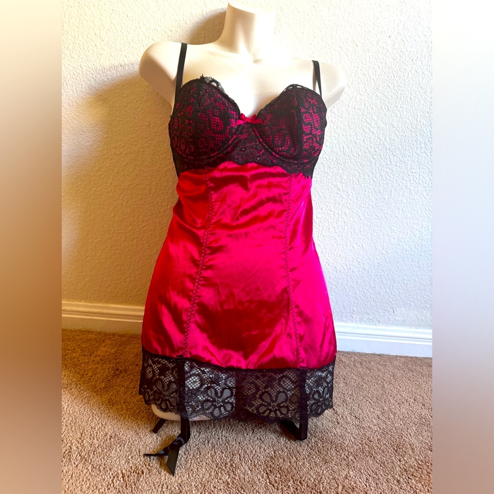 Fredrick’s of Hollywood Lace Up Lingerie Silk and lace  Red and black Womens M